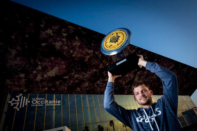 David Goffin (Bel) posant avec le trophee du Vainqueur TENNIS : Open Sud de France 2021 - Finale Simple messieurs - Montpellier - 28 02 2021 JBAutissier Panoramic 