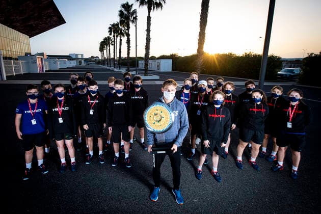 David Goffin (Bel) posant avec le trophee du Vainqueur TENNIS : Open Sud de France 2021 - Finale Simple messieurs - Montpellier - 28 02 2021 JBAutissier Panoramic 