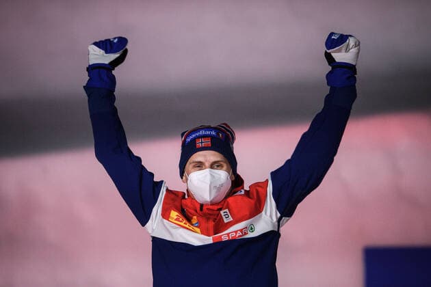 210228 Silver medalist Simen Hegstad Krüger of Norway of Norway at the Medal ceremony for the men?s cross-country skiing skiathlon during the FIS Nordic Ski World Championships on February 28, 2021 in Oberstdorf. Photo: Johanna Lundberg BILDBYRAN kod JL JL0087 skidor cross-country skiing langrenn fis nordic world ski championships vm ski-vm skid-vm 4 bbeng norge silver Copyright: JOHANNAxLUNDBERG BB210228JL146