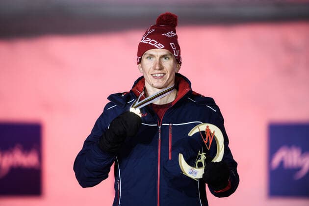 210228 Gold medalist Alexander Bolshunov of Russia at the Medal ceremony for the men?s cross-country skiing skiathlon during the FIS Nordic Ski World Championships on February 28, 2021 in Oberstdorf. Photo: Johanna Lundberg BILDBYRAN kod JL JL0087 skidor cross-country skiing langrenn fis nordic world ski championships vm ski-vm skid-vm 4 bbeng norge guld Copyright: JOHANNAxLUNDBERG BB210228JL150