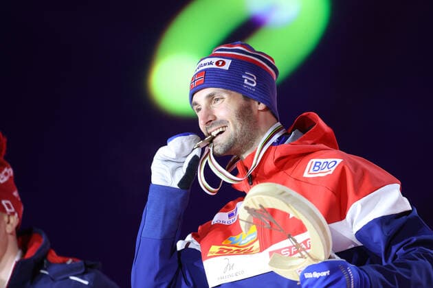 NORDIC SKIING - FIS Nordic World Ski Championships Oberstdorf 2021 OBERSTDORF,GERMANY,28.FEB.21 - NORDIC SKIING, CROSS COUNTRY SKIING - FIS Nordic World Ski Championships, 30km Skiathlon, men, award ceremony. Image shows Hans Christer Holund (NOR). Keywords: medal, trophy. GEPAxpictures xChristianxWalgram