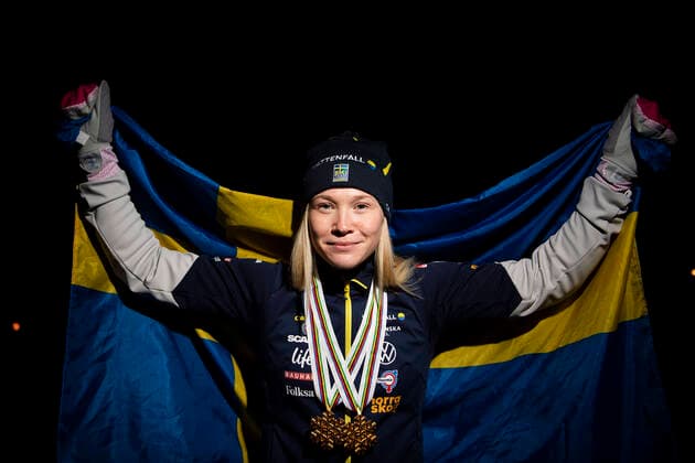 210228 Gold medalists Jonna Sundling of Sweden poses with her two gold medals for the women s cross-country skiing team sprint and sprint during the FIS Nordic Ski World Championships on February 28, 2021 in Oberstdorf. Photo: Johanna Lundberg BILDBYRAN kod JL JL0087 skidor cross-country skiing langrenn fis nordic world ski championships vm ski-vm skid-vm 4 bbeng guld medalj sverige Copyright: JOHANNAxLUNDBERG BB210228JL165