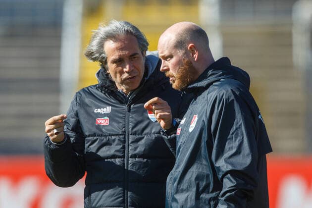 Tuerkguecue - Trainer Serdar DAYAT und Co-Trainer Andreas PUMMER (r.). Fussball, Tuerkguecue - Zwickau, 3.Liga, Saison 2020-2021, am 28.2.2021 in Muenchen, G R U E N W A L D E R S T A D I O N, Deutschland. Quelle Copyright Credit : Oryk HAIST
