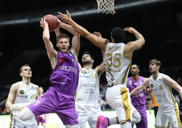 Mathis Moenninghoff (BG Goettingen), Benedikt Turudic (Basketball Loewen Braunschweig), Karim Jallow (Basketball Loewen Braunschweig)