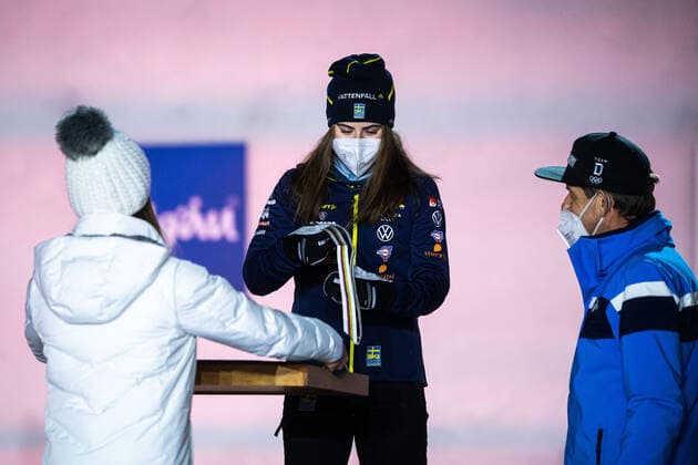 210304 Bronze medalist Ebba Andersson of Sweden at a medal ceremony for the Women s Cross Country Skiing 10 km Free Technique during the FIS Nordic Ski World Championships on March 4, 2021 in Oberstdorf. Photo: Johanna Lundberg BILDBYRAN kod JL JL0096 skidor cross-country skiing langrenn fis nordic world ski championships vm ski-vm skid-vm medaljceremoni medal ceremony 8 bbeng sverige Copyright: JOHANNAxLUNDBERG BB210304JL146