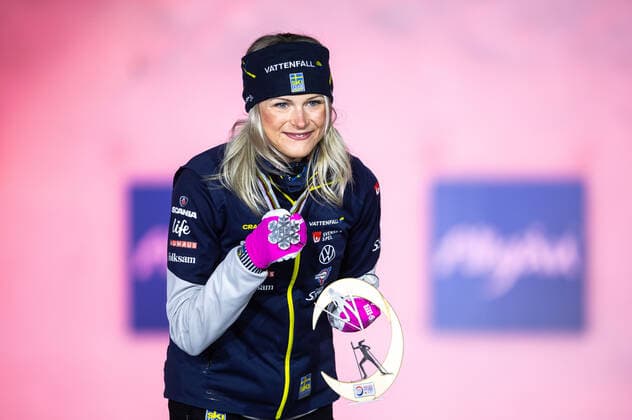 210304 Silver medalist Frida Karlsson of Sweden at a medal ceremony for the Women s Cross Country Skiing 10 km Free Technique during the FIS Nordic Ski World Championships on March 4, 2021 in Oberstdorf. Photo: Johanna Lundberg BILDBYRAN kod JL JL0096 skidor cross-country skiing langrenn fis nordic world ski championships vm ski-vm skid-vm medaljceremoni medal ceremony 8 bbeng sverige Copyright: JOHANNAxLUNDBERG BB210304JL150