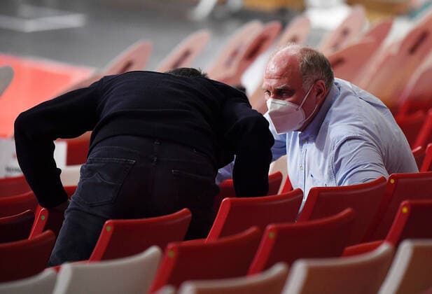 04.03.2021, xemx, Basketball BBL Bundesliga, FC Bayern Muenchen Basketball - Panathinaikos Athen emspor, v.l. President Herbert Hainer (FC Bayern Basketball), Uli Hoeness (FC Bayern Muenchen) Muenchen
