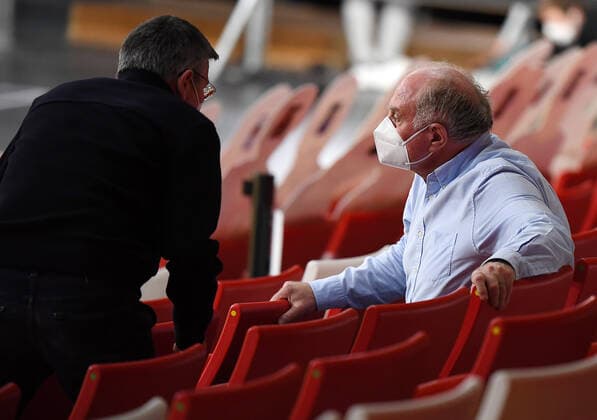 04.03.2021, xemx, Basketball BBL Bundesliga, FC Bayern Muenchen Basketball - Panathinaikos Athen emspor, v.l. President Herbert Hainer (FC Bayern Basketball), Uli Hoeness (FC Bayern Muenchen) Muenchen