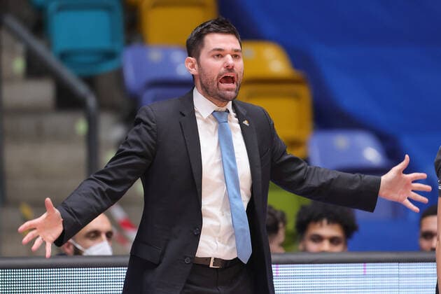 Fraport Skyliners - RASTA Vechta, easyCredit BBL Trainer Sebastian Gleim (Fraport Skyliners). Basketball-Spiel der easyCredit BBL zwischen den Fraport Skyliners und RASTA Vechta am 4. Maerz 2021 in der Fraport-Arena in Frankfurt am Main., Frankfurt am Main Hessen Deutschland Fraport-Arena