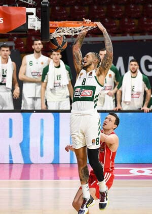 04.03.2021, xemx, Basketball BBL Bundesliga, FC Bayern Muenchen Basketball - Panathinaikos Athen emspor, v.l. Zach Auguste (Panathinaikos Athen) mit Dunking Muenchen
