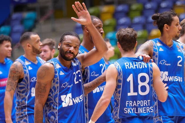 Fraport Skyliners - RASTA Vechta, easyCredit BBL Quantez Robertson (Fraport Skyliners, 23). Basketball-Spiel der easyCredit BBL zwischen den Fraport Skyliners und RASTA Vechta am 4. Maerz 2021 in der Fraport-Arena in Frankfurt am Main., Frankfurt am Main Hessen Deutschland Fraport-Arena
