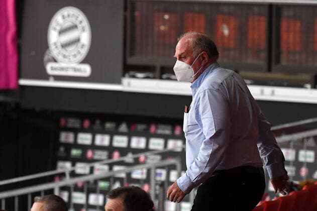 04.03.2021, xemx, Basketball BBL Bundesliga, FC Bayern Muenchen Basketball - Panathinaikos Athen emspor, v.l. Uli Hoeness (FC Bayern Muenchen) Muenchen