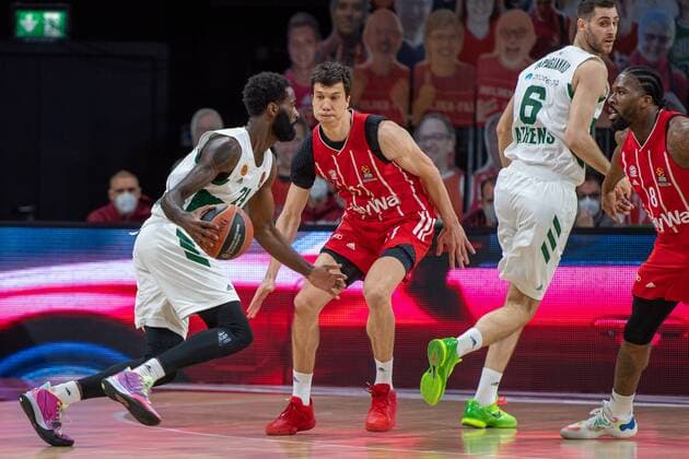 Howard Sant-Roos 74 (Panathinaikos Athen), Vladimir Lucic 11 (FC Bayern), FC Bayern Basketball vs. Panathinaikos Athen, EuroLeague, 04.03.2021 Muenchen Bayern Deutschland