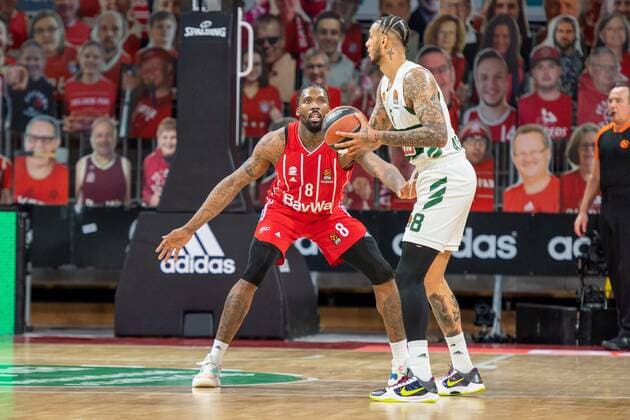 Jalen Reynolds 8 (FC Bayern), Zach Auguste 8 (Panathinaikos Athen), FC Bayern Basketball vs. Panathinaikos Athen, EuroLeague, 04.03.2021 Muenchen Bayern Deutschland