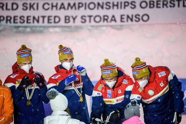 Nordische Ski WM in Oberstdorf, Langlauf, 4x10km Staffel der Herren, Siegerehrung 210305 Pal Golberg, Emil Iversen, Hans Christer Holund and Johannes Hosflot Klaebo of Norway celebrate at a medal ceremony for Men s Cross Country Skiing 4x10 Relay during the FIS Nordic Ski World Championships on March 5, 2021 in Oberstdorf. Photo: Johanna Lundberg BILDBYRAN kod JL JL0099 skidor cross-country skiing langrenn fis nordic world ski championships vm ski-vm skid-vm medaljceremoni medal ceremony 9 bbeng jubel Copyright: JOHANNAxLUNDBERG BB210305JL133