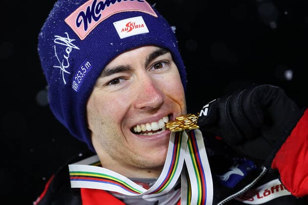 Nordische Ski WM in Oberstdorf, Skispringen, Herren Großschanze, Siegerehrung NORDIC SKIING - FIS Nordic World Ski Championships Oberstdorf 2021 OBERSTDORF,GERMANY,05.MAR.21 - NORDIC SKIING, Ski jumping, Skispringen, Ski, nordisch - FIS Nordic World Ski Championships, large hill, men, award ceremony. Image shows Stefan Kraft (AUT). Keywords: medal. GEPAxpictures xChristianxWalgram