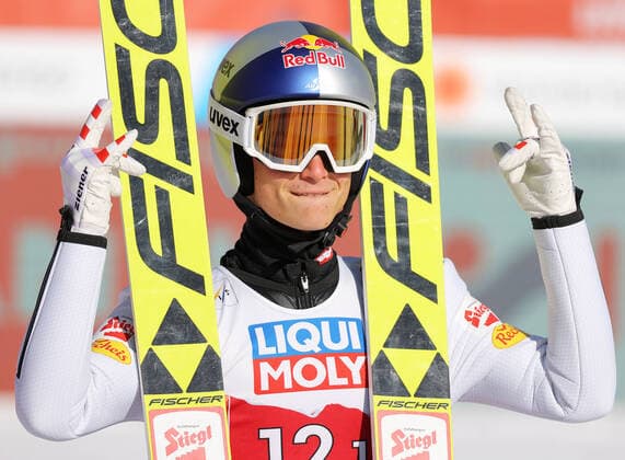 Bilder des Jahres 2021, Sport 03 März Sport Themen der Woche KW09 Sport Bilder des Tages NORDIC SKIING - FIS Nordic World Ski Championships Oberstdorf 2021 OBERSTDORF,GERMANY,06.MAR.21 - NORDIC SKIING, NORDIC COMBINED, Ski jumping, Skispringen, Ski, nordisch - FIS Nordic World Ski Championships, team sprint, large hill, men. Image shows the rejoicing of Johannes Lamparter (AUT). GEPAxpictures xThomasxBachun