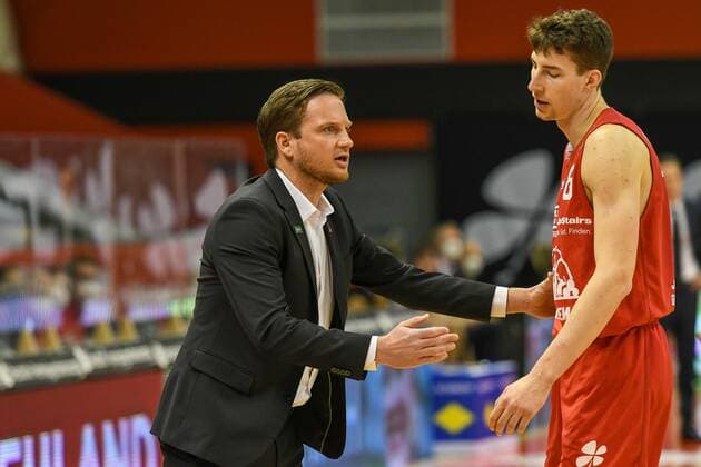 Rolf Scholz, Alen Pjanic Basketball Bundesliga, Basketball Saison 2020 2021, 22. Spieltag, Deutschland, easyCredit BBL, Germany, Giessen 46ers, giessen rot, Herren, Jobstairs GIESSEN 46ers - Telekom Baskets Bonn, Männer, Bonn in weiß