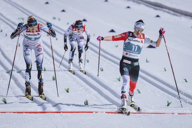 06.03.2021, Oberstdorf, GER, FIS Weltmeisterschaften Ski Nordisch, Oberstdorf 2021, Damen, Langlauf, 30 km Klassisch, im Bild v.l.: Frida Karlsson (SWE), Heidi Weng (NOR) f.l.: Frida Karlsson of Sweden Heidi Weng of Norway during women Cross Country 30km classic competition of the FIS Nordic Ski World Championships 2021 in Oberstdorf, Germany on 2021 03 06.