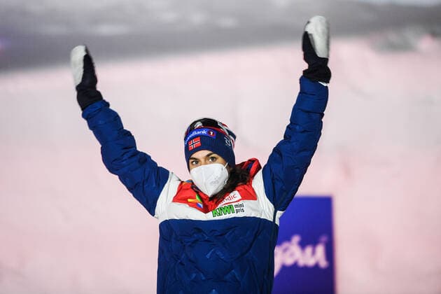 210306 Heidi Weng of Norway celebrates at a medal ceremony for the Women s Cross Country Skiing 30 km Classic Technique during the FIS Nordic Ski World Championships on March 6, 2021 in Oberstdorf. Photo: Johanna Lundberg BILDBYRAN kod JL JL0102 skidor cross-country skiing langrenn fis nordic world ski championships vm ski-vm skid-vm medaljceremoni medal ceremony 10 bbeng jubel celebration norge Copyright: JOHANNAxLUNDBERG BB210306JL170