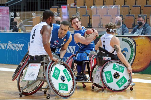 06.03.2021, xovx, Rollstuhl-Basketball 1. Bundesliga, RSV Lahn-Dill - RSB Thuringia Bulls v.l. Brian Bell (RSV Lahn-Dill), Vahid Gholamazad (RSB Thuringa Bulls), Jens Albrecht (RSB Thuringa Bulls), Christopher Huber (RSV Lahn-Dill) Wetzlar Rittal-Arena Hessen Deutschland (DE)