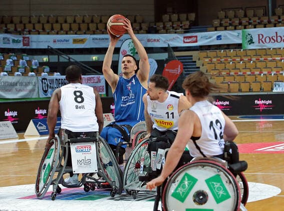 06.03.2021, xovx, Rollstuhl-Basketball 1. Bundesliga, RSV Lahn-Dill - RSB Thuringia Bulls v.l. Brian Bell (RSV Lahn-Dill), Hubert Hager (RSB Thuringa Bulls), Steve Serio (RSV Lahn-Dill), Annabel Breuer (RSV Lahn-Dill) Wetzlar Rittal-Arena Hessen Deutschland (DE)