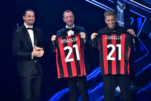 Bilder des Jahres 2021, Sport 03 März Sport Themen der Woche KW09 Sport Bilder des Tages Photo Matteo Rasero LaPresse March 06, 2021 Sanremo, Italy entertainment Sanremo music festival 2021, final evening. In the photo: Fiorello, Zlatan Ibrahimovic, Amadeus  Copyright: xMatteoxRasero LaPresse GRMxFOTOx