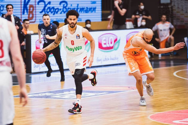 easyCredit-BBL: 22. Spieltag - RASTA Vechta vs. FC Bayern Muenchen Basketball, 07.03.2021 Nick Weiler-Babb (FC Bayern Muenchen Basketball, 0), Stefan Peno (RASTA Vechta, 4); easyCredit-BBL: 22. Spieltag - RASTA Vechta vs. FC Bayern Muenchen Basketball am 07.03.2021 in Vechta (RASTA Dome), Germany, Copyright: xBEAUTIFULxSPORTS Neddermannx