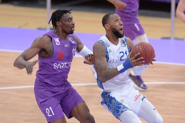 Kamari Murphy (Skyliners Frankfurt) (am Ball), Tai Odiase (BG Goettingen) (L) , Basketball, Bundesliga, BBL, BG Goettingen - Skyliners Frankfurt, 07.03.2021, BG Goettingen - Skyliners Frankfurt, Basketball, Bundesliga, GER, BBL, 07.03.2021 Goettingen Copyright: xEibner-Pressefotox-xRolandxSippelx