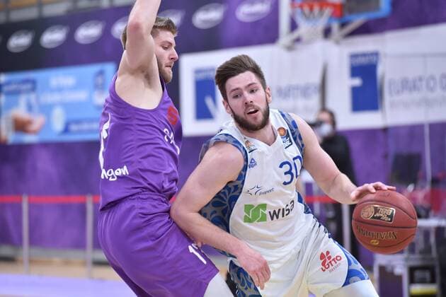 Jon Axel Gudmundsson (Skyliners Frankfurt) (am Ball), Mathis Moenninghoff (BG Goettingen) (L) , Basketball, Bundesliga, BBL, BG Goettingen - Skyliners Frankfurt, 07.03.2021, BG Goettingen - Skyliners Frankfurt, Basketball, Bundesliga, GER, BBL, 07.03.2021 Goettingen Copyright: xEibner-Pressefotox-xRolandxSippelx