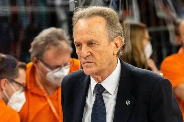 Alba Berlin beim Aufwaermen Aito Garcia Reneses (Alba Berlin Cheftrainer) GER, Ratiopharm Ulm vs. Alba Berlin, easycredit 1.Bundesliga Basketball, 22.Spieltag, Saison 2020 21, 07.03.2021 Ratiopharm Ulm vs. Alba Berlin, 1.Basketball Bundesliga Neu-Ulm Copyright: xEibner-Pressefoto RogerxBuerkex EP_EER