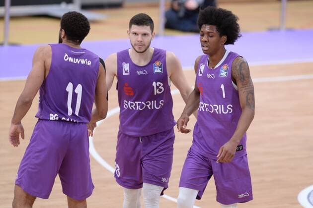 Marvin Omuvwie (BG Goettingen), Rihards Lomazs, Dieshuan Booker (L-R) , Basketball, Bundesliga, BBL, BG Goettingen - Skyliners Frankfurt, 07.03.2021, BG Goettingen - Skyliners Frankfurt, Basketball, Bundesliga, GER, BBL, 07.03.2021 Goettingen Copyright: xEibner-Pressefotox-xRolandxSippelx