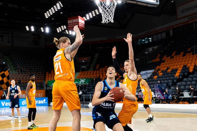 Simone Fontecchio (Alba Berlin 20) GER, Ratiopharm Ulm vs. Alba Berlin, easycredit 1.Bundesliga Basketball, 22.Spieltag, Saison 2020 21, 07.03.2021 Ratiopharm Ulm vs. Alba Berlin, 1.Basketball Bundesliga Neu-Ulm Copyright: xEibner-Pressefoto RogerxBuerkex EP_EER