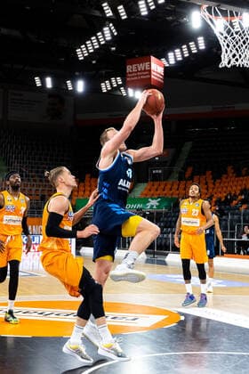 Luke Sikma (Alba Berlin 43) GER, Ratiopharm Ulm vs. Alba Berlin, easycredit 1.Bundesliga Basketball, 22.Spieltag, Saison 2020 21, 07.03.2021 Ratiopharm Ulm vs. Alba Berlin, 1.Basketball Bundesliga Neu-Ulm Copyright: xEibner-Pressefoto RogerxBuerkex EP_EER