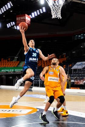 Simone Fontecchio (Alba Berlin 20), Demitrius Conger (Ratiopharm Ulm 01) GER, Ratiopharm Ulm vs. Alba Berlin, easycredit 1.Bundesliga Basketball, 22.Spieltag, Saison 2020 21, 07.03.2021 Ratiopharm Ulm vs. Alba Berlin, 1.Basketball Bundesliga Neu-Ulm Copyright: xEibner-Pressefoto RogerxBuerkex EP_EER