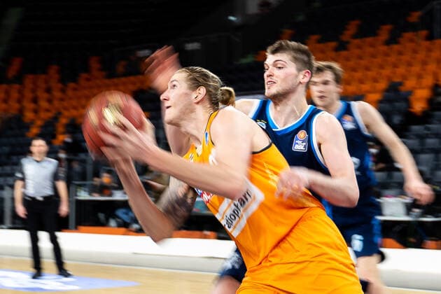 Dylan Osetkowski (Ratiopharm Ulm 21), Ben Lammers (Alba Berlin 50) GER, Ratiopharm Ulm vs. Alba Berlin, easycredit 1.Bundesliga Basketball, 22.Spieltag, Saison 2020 21, 07.03.2021 Ratiopharm Ulm vs. Alba Berlin, 1.Basketball Bundesliga Neu-Ulm Copyright: xEibner-Pressefoto RogerxBuerkex EP_EER