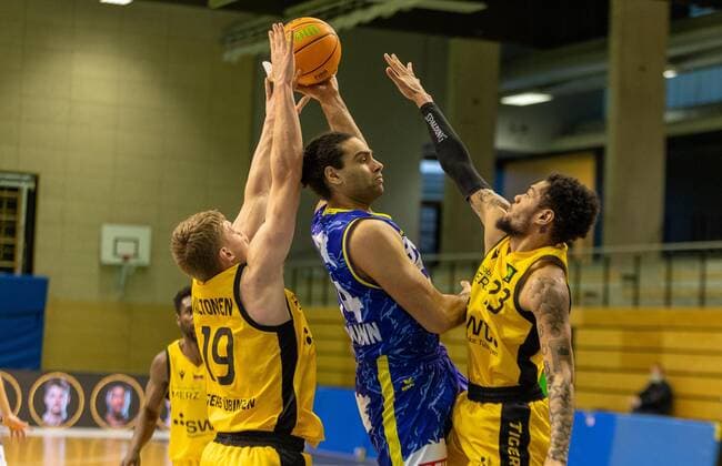 Basketball, 2. BL, Pro A, Tigers Tübingen - Phoenix Hagen Javon Baumann (Phoenix Hagen, 34) ¨¨¨Kirchheim Knights vs. Tigers Tübingen, 2. Basketball, Bundesliga, Pro A, Barmer 2 Basketball, Spieltag 24, Spielzeit 2020 2021, 05.03.2021, ¨¨ Kirchheim Knights - Tigers Tübingen, Basketball, 2. Bundesliga, Barmer 2 Basketball, Spieltag 24, Spielzeit 2020 2021, 27.02.2021 Kirchheim Copyright: xDennisxDuddek xEibnerxPressefotox EP_DDU