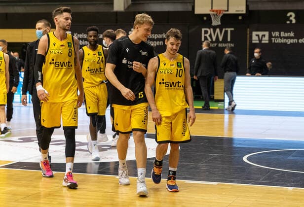 Gianni Otto (Tigers Tübingen, 10), Jekabs Beck (Tigers Tübingen, 15), Enosch Wolf (Tigers Tübingen, 8)¨¨¨Kirchheim Knights vs. Tigers Tübingen, 2. Basketball, Bundesliga, Pro A, Barmer 2 Basketball, Spieltag 24, Spielzeit 2020 2021, 05.03.2021, ¨¨ Kirchheim Knights - Tigers Tübingen, Basketball, 2. Bundesliga, Barmer 2 Basketball, Spieltag 24, Spielzeit 2020 2021, 27.02.2021 Kirchheim Copyright: xDennisxDuddek xEibnerxPressefotox EP_DDU