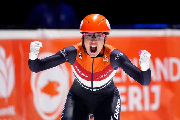 Bilder des Jahres 2021, Sport 03 März Sport Themen der Woche KW09 Sport Bilder des Tages Suzanne Schulting (NED) wins the relay during ISU World Championship, WM, Weltmeisterschaft Short Track 2021 on March, 7 2021 in Dordrecht Netherlands Noxthirdxpartyxsales,xHOLLANDxOUT  (155639764)
