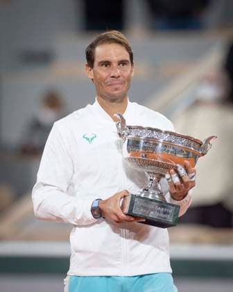 Sieger Rafael Nadal mit Pokal, Trophäe, Herren Einzel, Siegerehrung, Praesentation Tennis - French Open 2020 - Grand Slam - Roland Garros - Paris - - France - 11 October 2020. Copyright: xJuergenxHasenkopfx