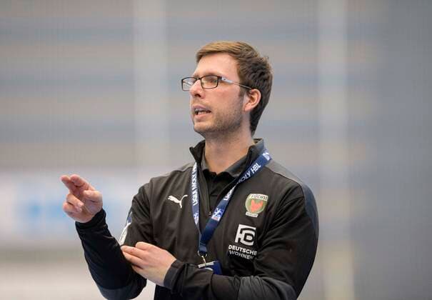Trainer Jaron SIEWERT (B) Gestik, Geste, Handball 1. Bundesliga, 20. Spieltag, TUSEM Essen (E) - Fuechse Berlin (B) 23:24, am 07.03.2021 in E s s e n Deutschland Â