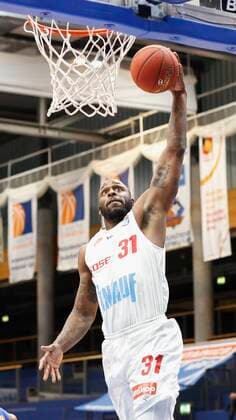 09.03.2021, Basketball, BBL 2020 2021, 18. Spieltag, Syntainics MBC - s.Oliver Wuerzburg, GER, Weissenfels, Stadthalle Weissenfels, Bild: Murphy Holloway (s.Oliver Wuerzburg) Copyright: HMBxMedia xHeikoxBecker