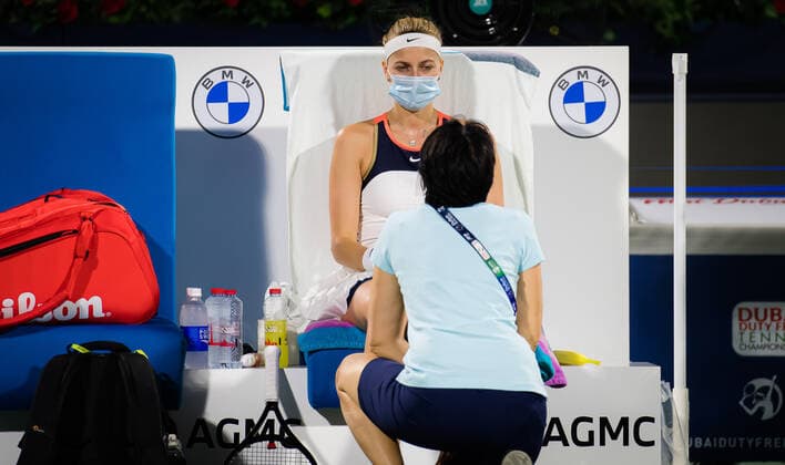 March 9, 2021, DUBAI, UNITED ARAB EMIRATES: Petra Kvitova of the Czech Republic takes a medical time out during her second round match at the 2021 Dubai Duty Free Tennis Championships WTA, Tennis Damen 1000 tournament DUBAI UNITED ARAB EMIRATES - ZUMAa181 20210309_zaa_a181_118 Copyright: xRobxPrangex