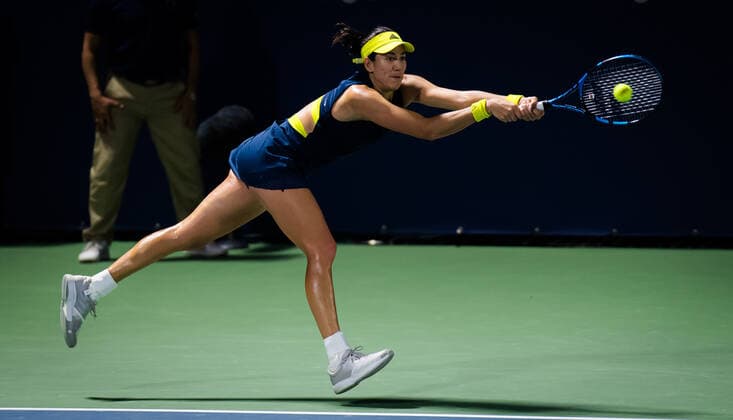 March 9, 2021, DUBAI, UNITED ARAB EMIRATES: Garbine Muguruza of Spain in action her second round match at the 2021 Dubai Duty Free Tennis Championships WTA, Tennis Damen 1000 tournament against Amanda Anisimova of the United States DUBAI UNITED ARAB EMIRATES - ZUMAa181 20210309_zaa_a181_134 Copyright: xRobxPrangex