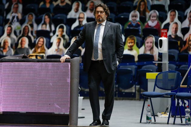 09.03.2021, xgox, Basketball, easyCredit BBL, Basketball Loewen Braunschweig - FC Bayern Muenchen emspor, v.l. Andrea Trinchieri (Bayern Trainer) Braunschweig