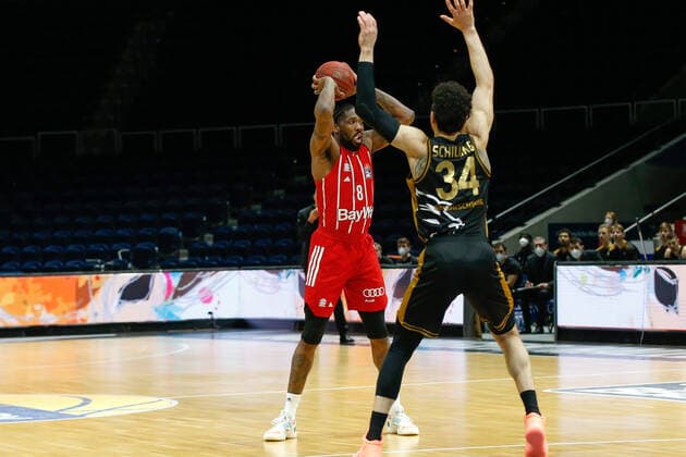 09.03.2021, xgox, Basketball, easyCredit BBL, Basketball Loewen Braunschweig - FC Bayern Muenchen emspor, v.l. Jalen Reynolds (Bayern, 8) Braunschweig