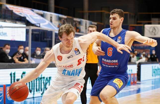 09.03.2021, Basketball, BBL 2020 2021, 18. Spieltag, Syntainics MBC - s.Oliver Wuerzburg, GER, Weissenfels, Stadthalle Weissenfels, Bild: v. li. Florian Koch (s.Oliver Wuerzburg) und Marko Krstanovic (MBC) Copyright: HMBxMedia xHeikoxBecker