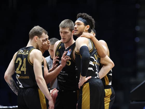 Arnas Velicka (Basketball Loewen Braunschweig), Martin Peterka (Basketball Loewen Braunschweig), Gavin Schilling (Basketball Loewen Braunschweig)
