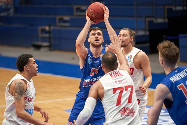 Syntainics MBC - s.Oliver Wuerzburg, Basketball, Bundesliga, Maenner, 18. Spieltag, 09.03.2021, v.l.: Tyson Ward (Wuerzburg, 3), Michal Michalak (MBC, 23), Alex King (Wuerzburg, 77), Julian Albus (Wuerzburg, 20). Syntainics MBC - s.Oliver Wuerzburg, Basketball, Bundesliga, Maenner, 18. Spieltag, 09.03.2021, Weissenfels