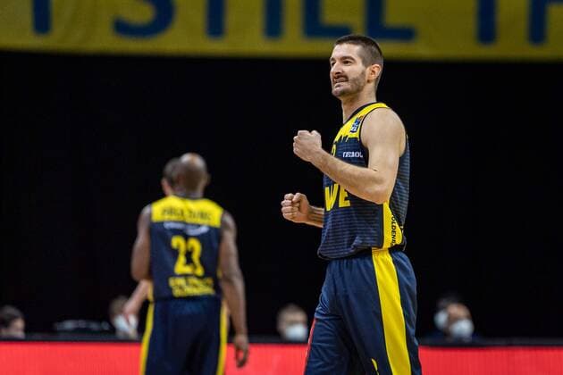 Basketball Berlin 09.03.2021 Saison 2020 2021 1. Bundesliga easyCredit BBL Alba Berlin - EWE Baskets Oldenburg Braydon Hobbs (Oldenburg, No.03) Jubel